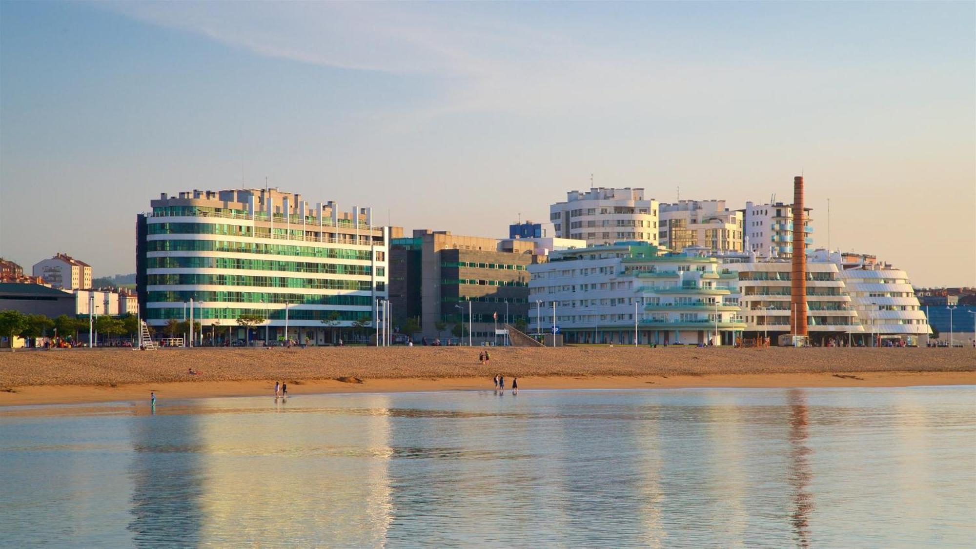 Av Poniente Playa * Gijón